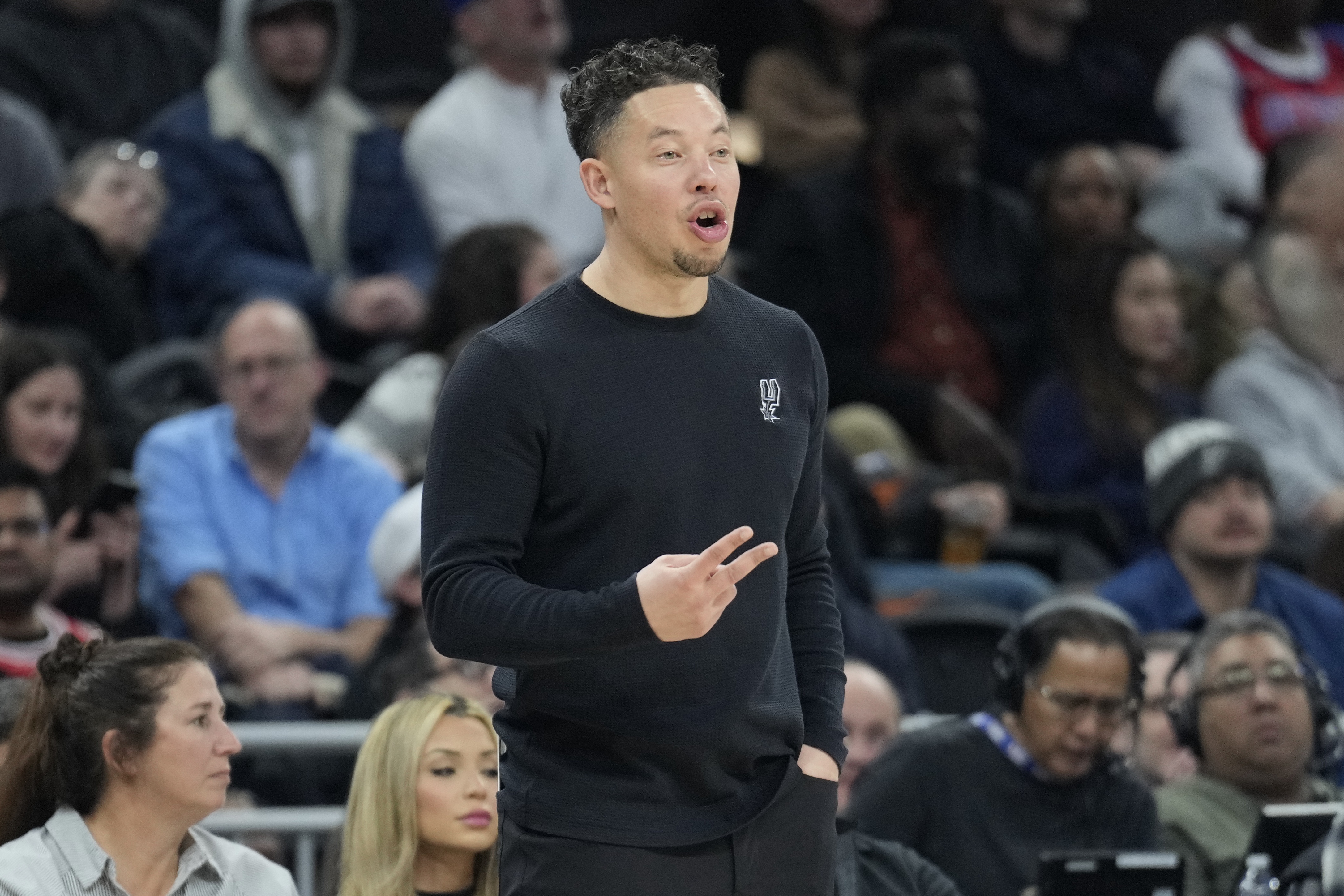 第四節37-25！米奇-約翰遜：末節球隊的回應很棒 大家為彼此而戰
