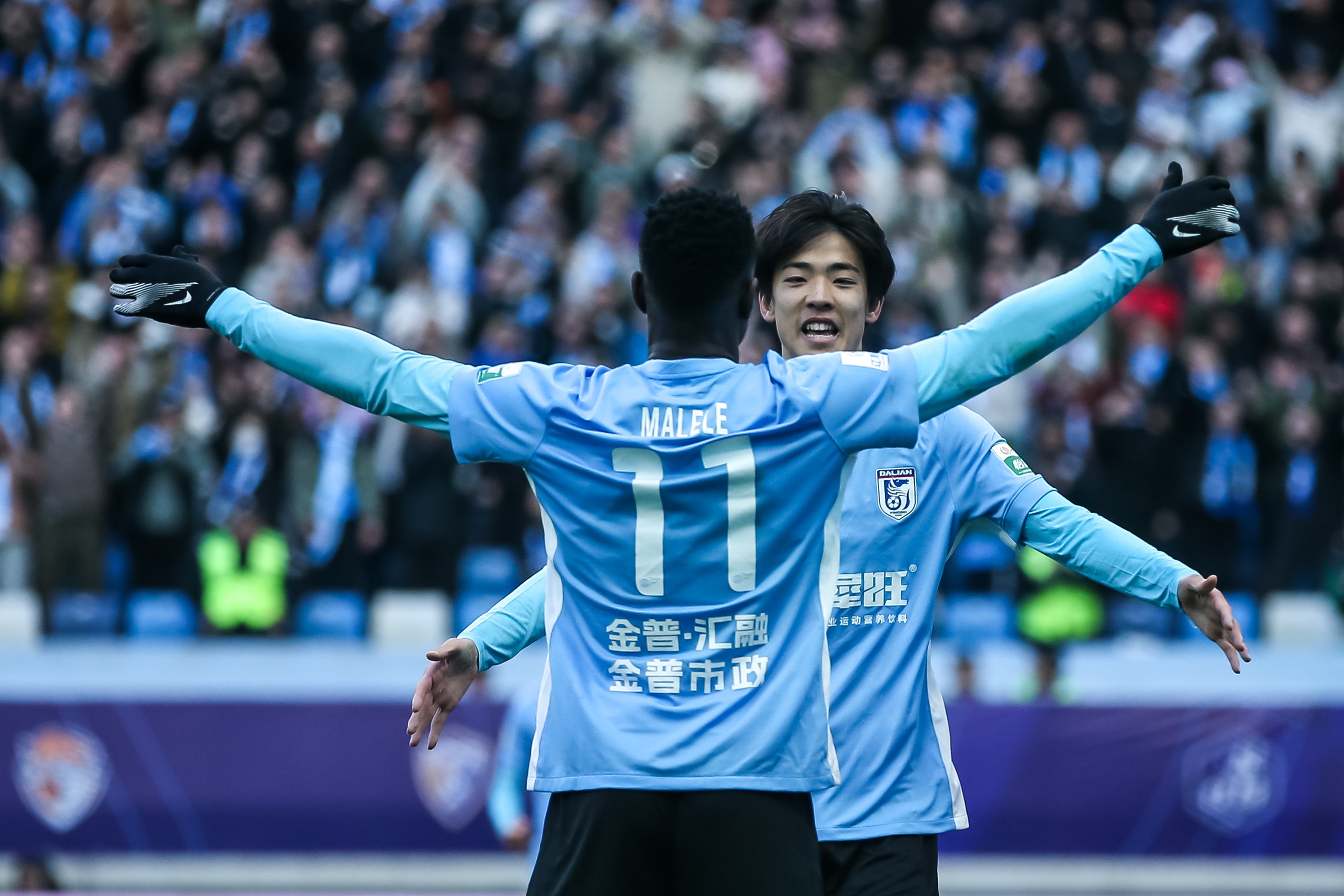 青春風(fēng)暴刮起來(lái)！19歲朱鵬宇&18歲王鈺棟處子球 19歲李新翔1射2傳